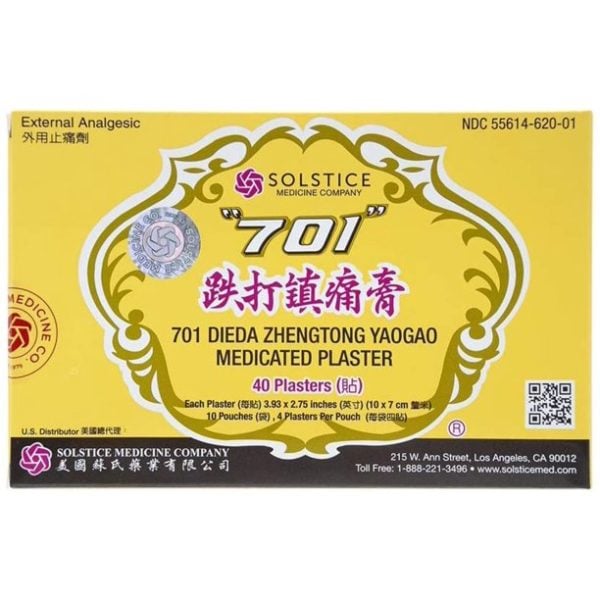 Package label for solstice medicine company's external analgesic, 10 pouches of 4 plasters per pouch, total 40 plasters, each plaster 3.93 by 2.75 inches (10 by 7 centimeters). Chinese and english text.